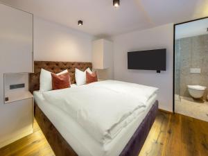 Apartment in Bramberg with Mountain Views