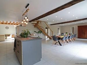 Maisons de vacances Gite Rives-d'Andaine, 7 pieces, 14 personnes - FR-1-497-136 : photos des chambres