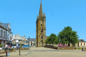 Maisons de vacances Holiday Home in Plougasnou near Sandy Beach : photos des chambres