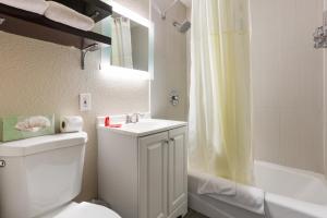 Queen Room with Two Queen Beds room in Hotel Aqua Mar