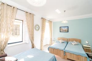 Deluxe Studio Apartment with City View  room in Rooms Tezoro