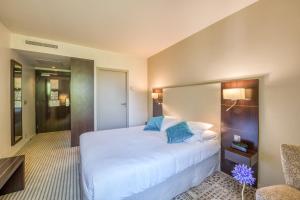 Superior Queen Room with Garden View room in Best Western PLUS Hôtel de l'Arbois