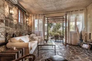 Villa Gioia - Secret gem with private garden - Khartáta