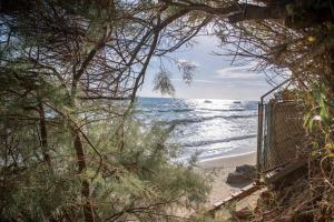 Villa with Private Access to the Beach