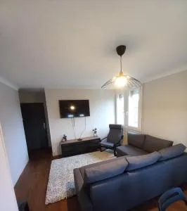 Hyper centre, appart F2 refait à neuf (TV+++) - Mesnil Benoit