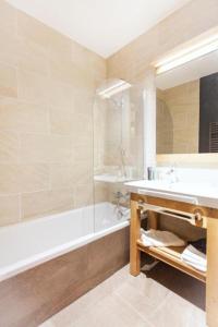 Hotels Hotel Saint Charles Val Cenis : photos des chambres