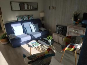 Charmant appartement à 350m de la plage et du port