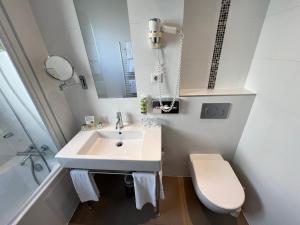 Hotels Holiday Inn Paris-Auteuil, an IHG Hotel : photos des chambres