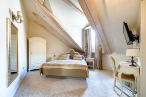 Classic Double Room room in Heritage Hotel Life Palace