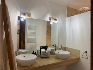 B&B / Chambres d'hotes L'Ecole des Demoiselles : photos des chambres