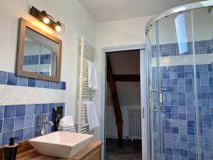 B&B / Chambres d'hotes L'Ecole des Demoiselles : photos des chambres