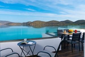 Elounda Harmony Sea front apartment