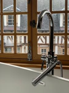 B&B / Chambres d'hotes L'Ecole des Demoiselles : photos des chambres