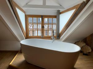 B&B / Chambres d'hotes L'Ecole des Demoiselles : photos des chambres