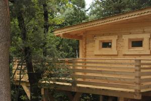 Hotels Les Cabanes Dans Les Bois Logis Hotel : photos des chambres