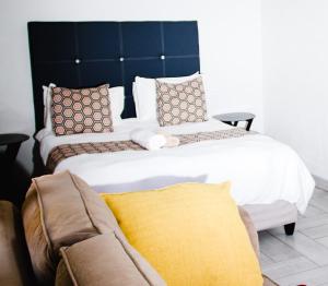 Happy Hen Guest Lodge