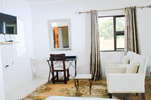 Happy Hen Guest Lodge