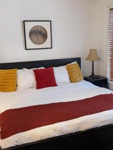 Double Room with Mountain View room in Green Mountain Falls Lodge