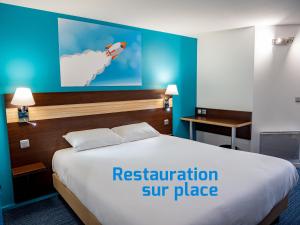 Hotels Contact Hotel Restaurant La Chaumiere Les Mureaux-Flins : photos des chambres