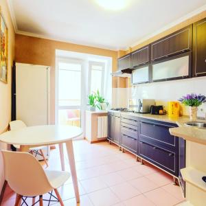 1 room 50m2 center of Obolon near River side. Dream Town