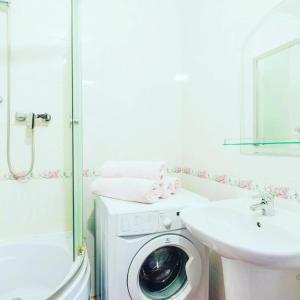 1 room 50m2 center of Obolon near River side. Dream Town