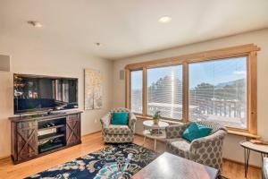 Buena Vista Oasis with Mtn Views, 3 Mi to Dtwn!