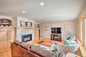 Buena Vista Oasis with Mtn Views, 3 Mi to Dtwn!