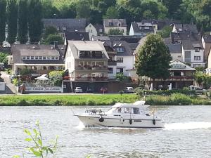 4 star apartement Ferienhaus An der Mosel Zell Saksamaa