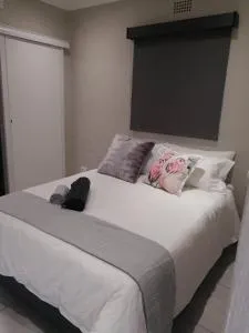 394OnEmus - Pierre van Ryneveld