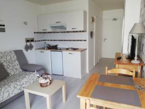 Appartements Joli studio a DINARD /LA RICHARDAIS a 5 mn plage : photos des chambres