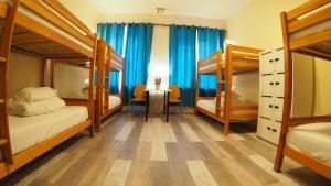 Hostel Chmielna 5 Rooms Apartments