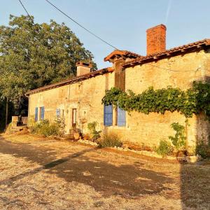 Maisons de vacances Beautiful cottage with private pool in France : photos des chambres