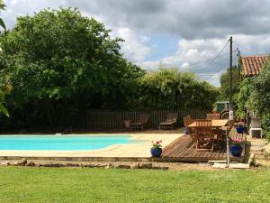 Maisons de vacances Beautiful cottage with private pool in France : photos des chambres