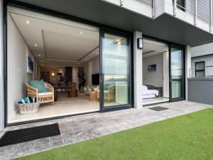 Seacrest Luxury Beachfront Apartment - Blouberg Beach