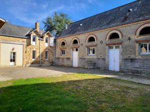 Maisons de vacances Les ecuries du chateau - 5 minutes Circuit des 24 H du MANS - 7 Personnes : photos des chambres