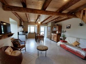 Maisons de vacances Gite Arlempdes, 4 pieces, 6 personnes - FR-1-582-336 : photos des chambres