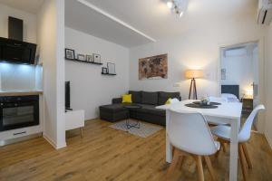 Apartment EMARO 