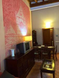 Dante States Apartments