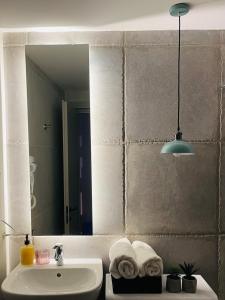 3 bedroom condo with free parking on premises