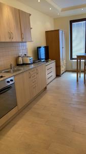 Parklands Hotel & Pool