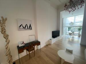 Apartment in trendy Chatelain center Brussels area Little Garden Internet wifi