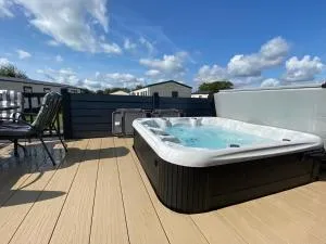 Puddleducks, Dog Friendly Hot Tub Lodge - 史云顿