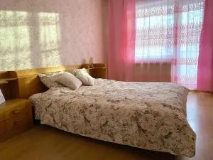 Spacious 3-Room Apartment & Parking - Medemciems