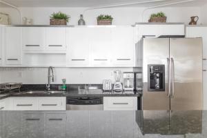 DISFRUTA SUNNY ISLES OCEAn 1206 STR-02816