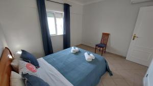 3 bedroom apartment in Oura Albufeira with amazing pool at walking distance to beach, strip and old town, WIFI and AC, private condo