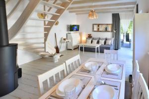 Holiday Home in Rusinowo near Quiet Beach