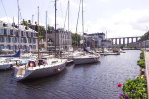 Maisons de vacances Villa in Plougasnou with Stunning Sea Views : photos des chambres