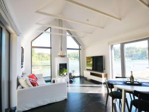 Holiday home with private lake and beach