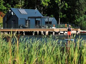 Unique vacation home on the water