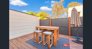 Old Port Townhouse Central to Everything